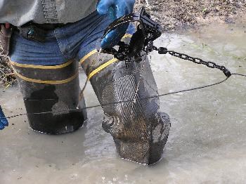 Close-up of the drowning cable slide-foothold set.