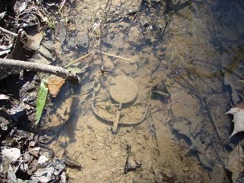 A properly placed underwater foothold set.